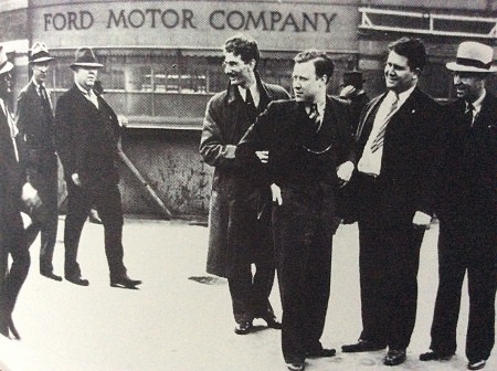 Photo of Reuther leafleting out a Ford plant